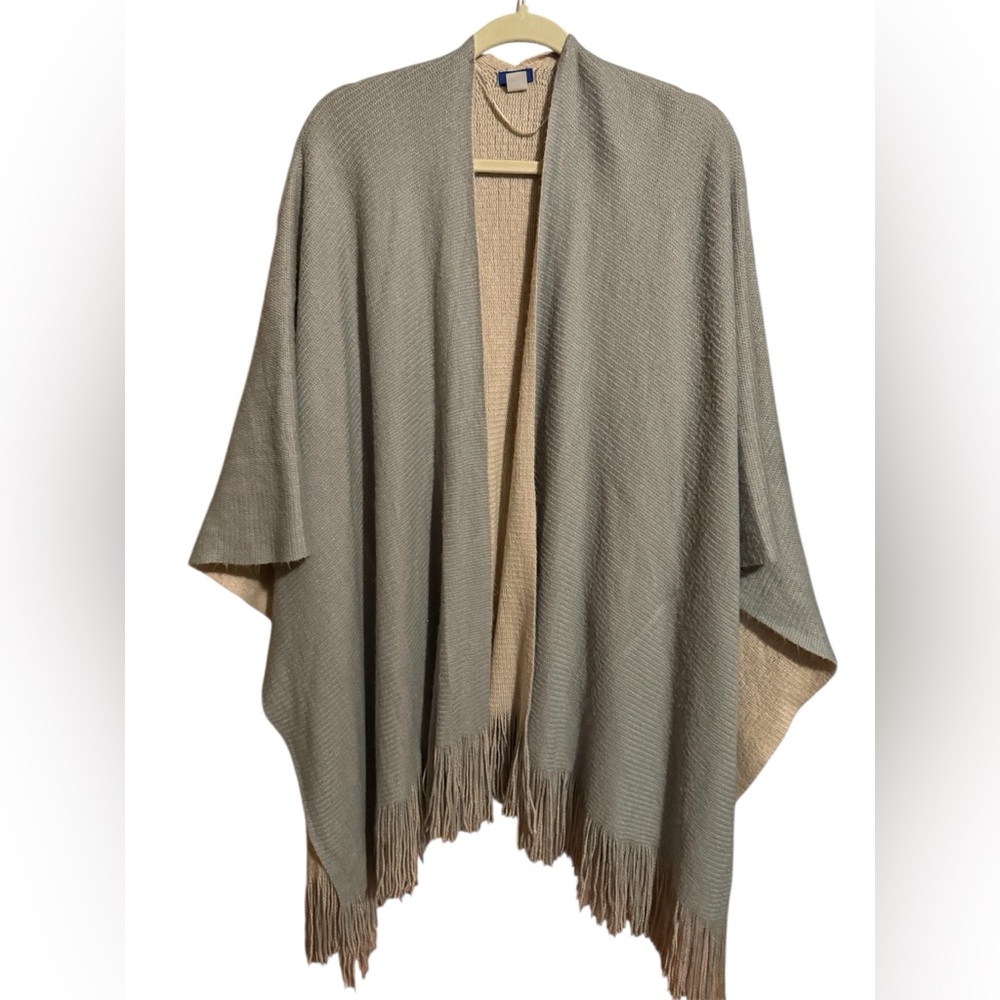 Apt 9 Gray and light tan Fringe Shawl travel poncho wrap one size fits most osfm